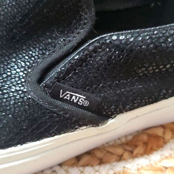 Vans Embossed Black Pebble Snakeskin Unisex Loafers, 11W/9.5M, NWOT - Picture 4 of 9